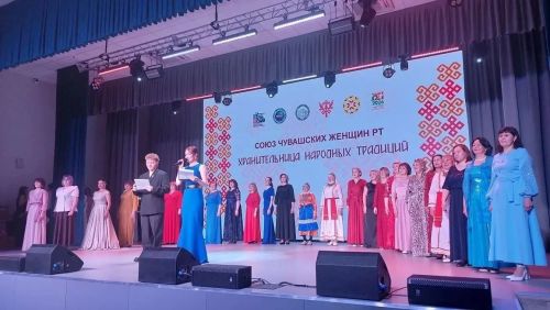 «Илемпи» объединил хранительниц традиций: звезды Нурлата на сцене Татарстана