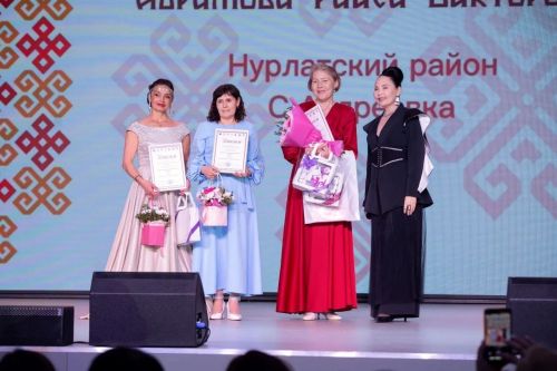 «Илемпи» объединил хранительниц традиций: звезды Нурлата на сцене Татарстана