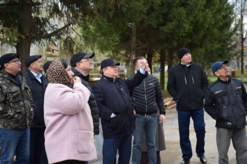 Глава Нурлатского района проверил ход реконструкции школы №4