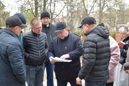 Глава Нурлатского района проверил ход реконструкции школы №4