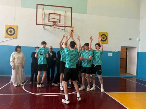 В Нурлатской гимназии волейболом почтили память героя СВО