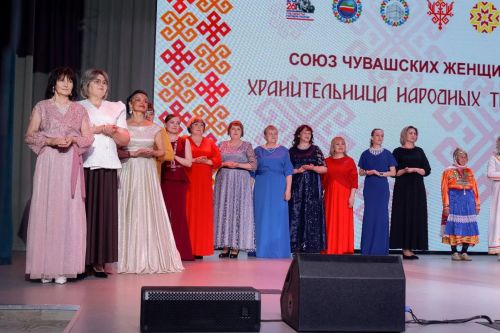 «Илемпи» объединил хранительниц традиций: звезды Нурлата на сцене Татарстана