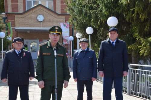 В Нурлате побывал легендарный «Паровоз Победы»: город встретил эшелон памяти