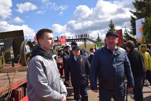 В Нурлате побывал легендарный «Паровоз Победы»: город встретил эшелон памяти