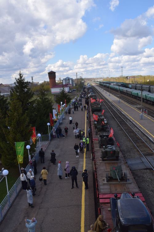 В Нурлате побывал легендарный «Паровоз Победы»: город встретил эшелон памяти