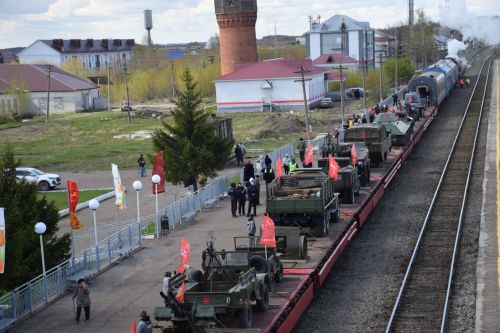 Легендар “Җиңү паровозы” Нурлат аша узды