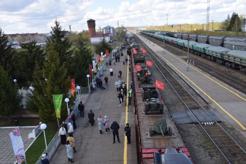 В Нурлате побывал легендарный «Паровоз Победы»: город встретил эшелон памяти