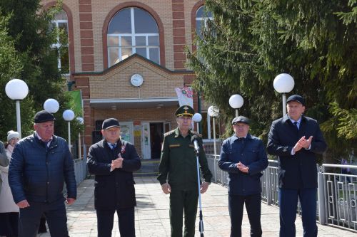 В Нурлате побывал легендарный «Паровоз Победы»: город встретил эшелон памяти