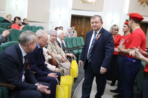 В Нурлате чествовали работников местного самоуправления