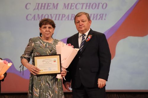 В Нурлате чествовали работников местного самоуправления