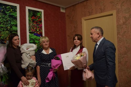 В Нурлатской ЦРБ выписали новорожденного сына участника спецоперации