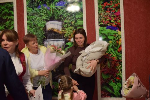 В Нурлатской ЦРБ выписали новорожденного сына участника спецоперации