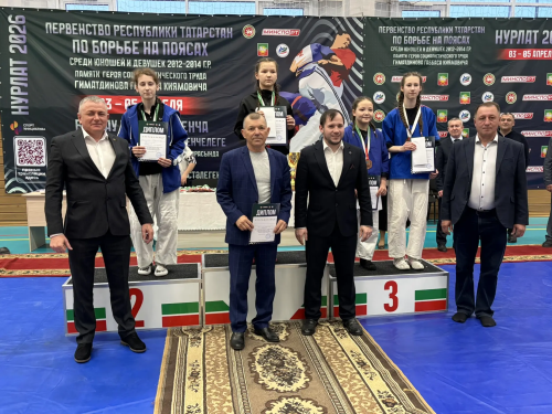 Юные нурлатцы успешно выступили на домашнем республиканском первенстве по борьбе