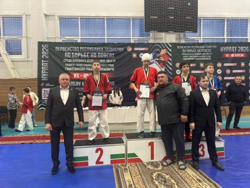 Юные нурлатцы успешно выступили на домашнем республиканском первенстве по борьбе