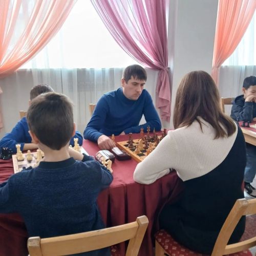В Нурлате прошел семейный шахматный турнир «Моя шахматная семья»