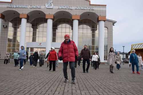 Нурлат встретил Всемирный день здоровья массовой зарядкой
