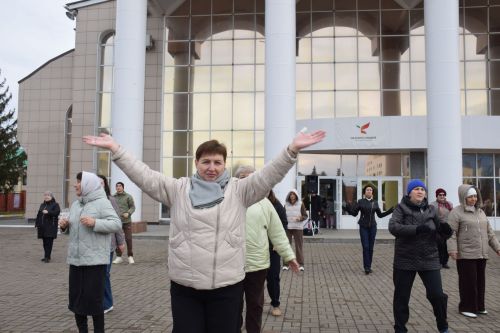 Нурлат встретил Всемирный день здоровья массовой зарядкой