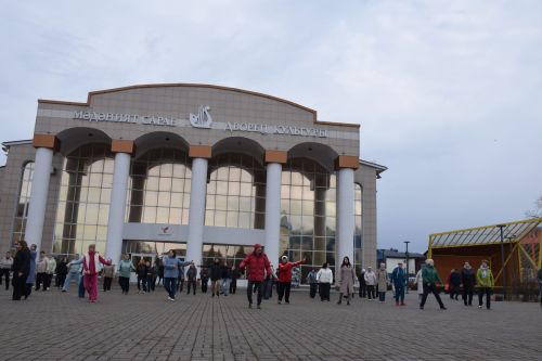 Нурлат встретил Всемирный день здоровья массовой зарядкой