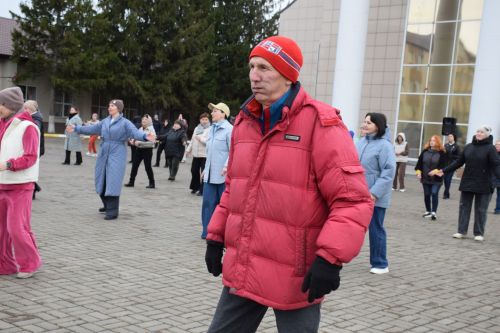 Нурлат встретил Всемирный день здоровья массовой зарядкой