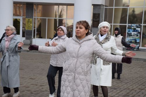Нурлат встретил Всемирный день здоровья массовой зарядкой