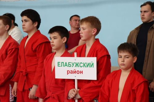 В Нурлате прошел республиканский турнир по самбо, посвященный Дню Победы
