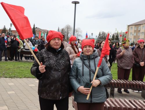 Нурлат встретил Первомай в атмосфере единства и созидания