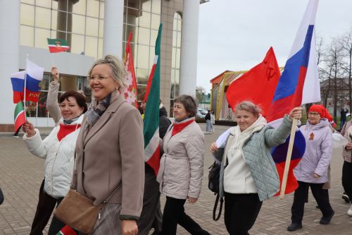Нурлат встретил Первомай в атмосфере единства и созидания