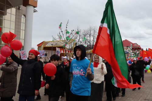 Нурлат встретил Первомай в атмосфере единства и созидания