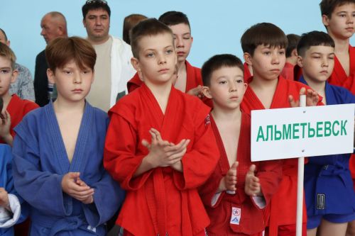 В Нурлате прошел республиканский турнир по самбо, посвященный Дню Победы