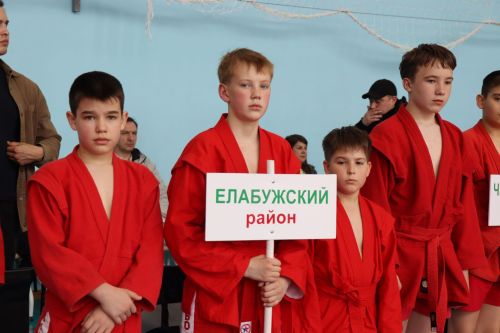В Нурлате прошел республиканский турнир по самбо, посвященный Дню Победы