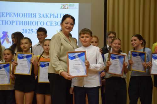 В Нурлате для выпускников спортивной школы «Ледок» прозвучал «Последний свисток»