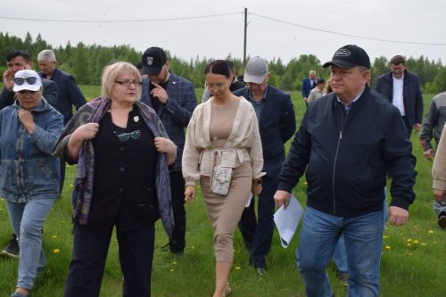 Курс на Сабантуй: Дамир Ишкинеев провел выездное совещание на майдане