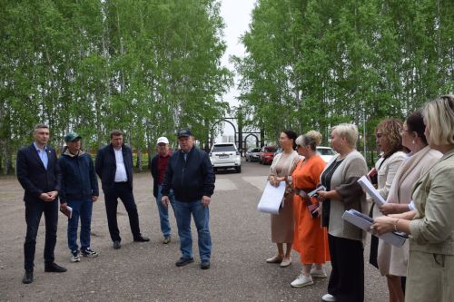 Курс на Сабантуй: Дамир Ишкинеев провел выездное совещание на майдане