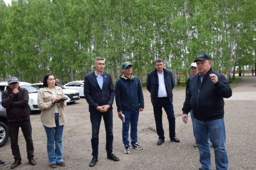 Курс на Сабантуй: Дамир Ишкинеев провел выездное совещание на майдане