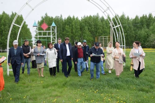 Курс на Сабантуй: Дамир Ишкинеев провел выездное совещание на майдане
