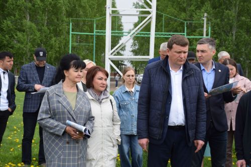 Курс на Сабантуй: Дамир Ишкинеев провел выездное совещание на майдане