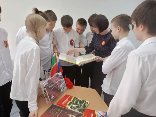 «Помним! Гордимся!»: викторина о войне объединила юных волонтёров Нурлата
