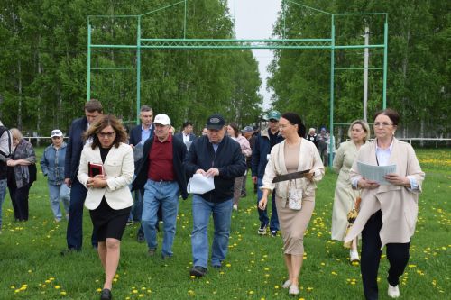 Курс на Сабантуй: Дамир Ишкинеев провел выездное совещание на майдане
