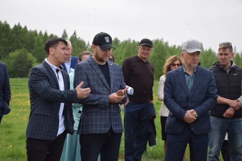 Курс на Сабантуй: Дамир Ишкинеев провел выездное совещание на майдане
