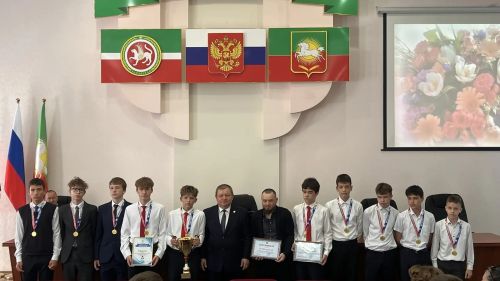 Трудовые победы и юбилей: кого наградили на планерке в Нурлате