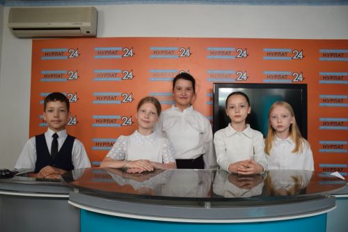 Юные гимназисты подарили тепло и заботу детям Лутугино