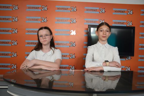 Юные гимназисты подарили тепло и заботу детям Лутугино