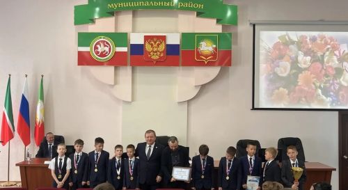 Трудовые победы и юбилей: кого наградили на планерке в Нурлате
