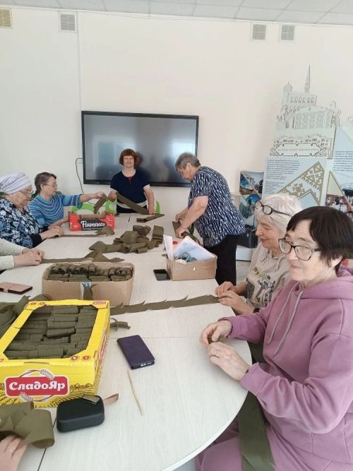 «Серебряные руки» Нурлата: две смены в день для фронта