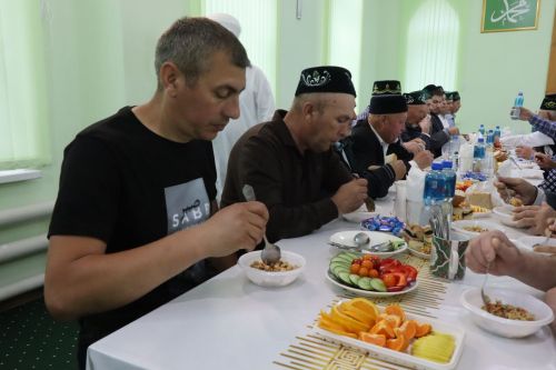 В мечетях Нурлатского района прошли праздничные намазы в честь Курбан-байрама