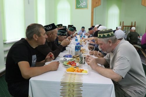 В мечетях Нурлатского района прошли праздничные намазы в честь Курбан-байрама