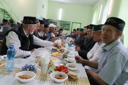 В мечетях Нурлатского района прошли праздничные намазы в честь Курбан-байрама