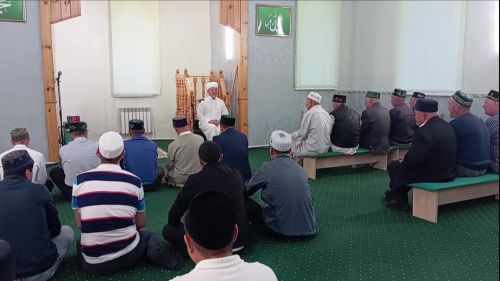 Шикәрчеләр микрорайоны мәчетендә Корбан Гаете көнне мохтаҗларга да пылау өләшенде