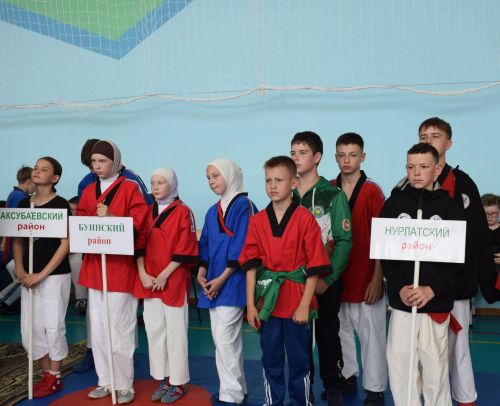 В Нурлате почтили память легендарного батыра: юбилейный турнир по борьбе на поясах собрал участников из всего Татарстана