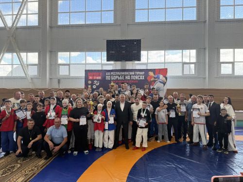Команда Нурлатского района заняла первое место на XXX республиканском турнире по борьбе на поясах